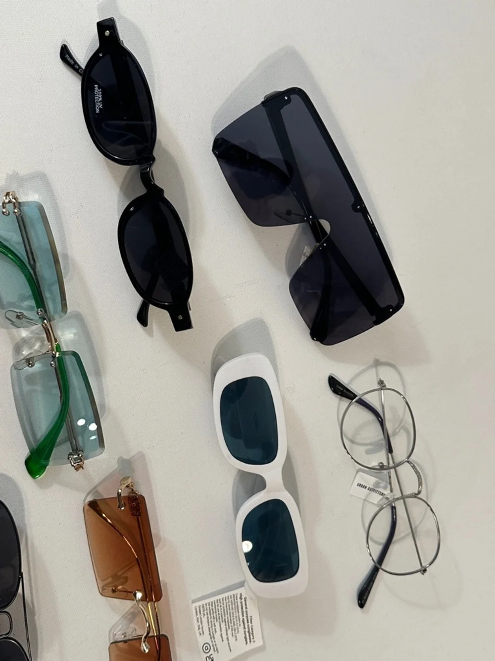 9 PAIRS OF MENS TRENDY SUMMER SUNGLASSES